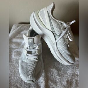 Nike Structure 25 women’s road running shoes 👟!💕